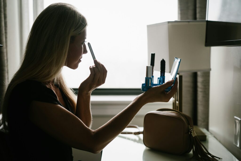 Meikkisivellinlaukku (3) Meikkisivellin laukku