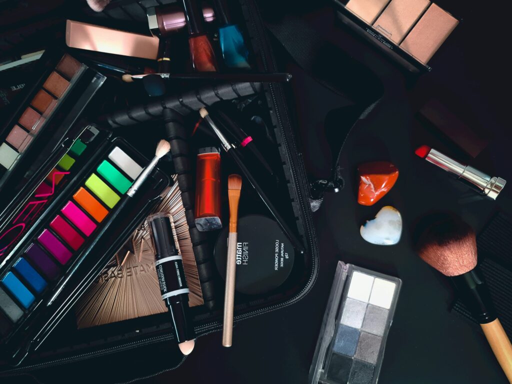 Meikkisivellin laukku