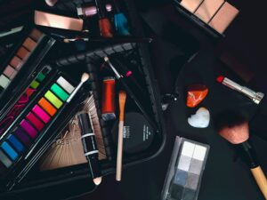 Meikkisivellin laukku