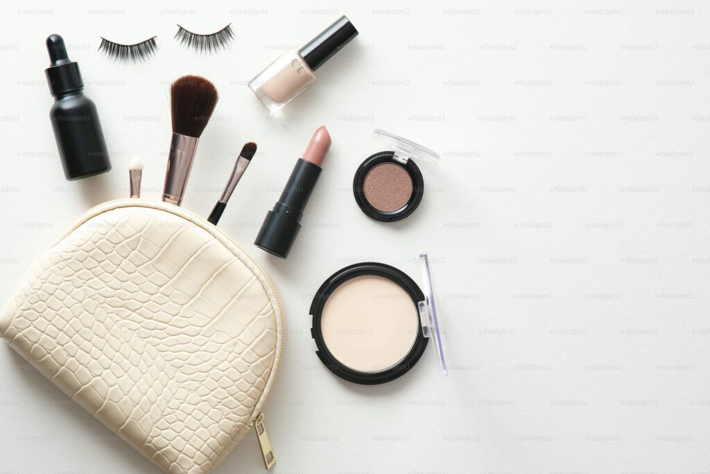 premium_photo-1661754333744-38817d55d79a OEM meikki sivellin laukku