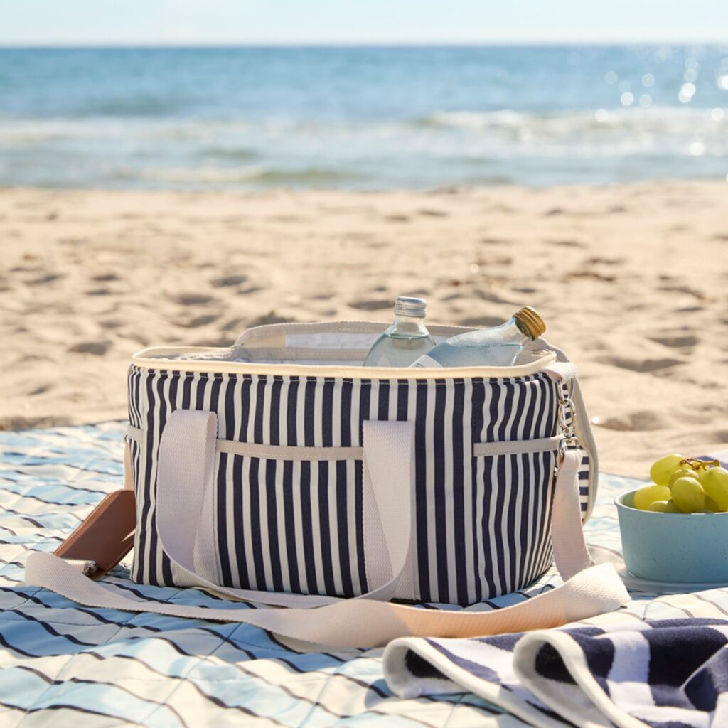 How To Keep A Cooler Bag Cold For Longer (1) Πώς να διατηρήσετε μια τσάντα ψύξης κρύα για μεγαλύτερο χρονικό διάστημα