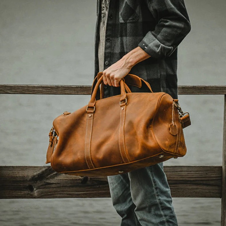 Δέρμα σαφράν έναντι βοτσαλωτού δέρματος (6) Δέρμα Saffiano vs. Πεπλατυσμένο δέρμα