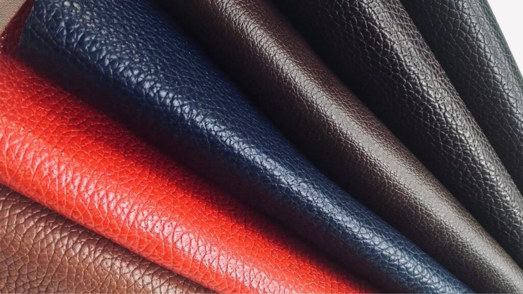 Δέρμα σαφράν έναντι βοτσαλωτού δέρματος (9) Δέρμα Saffiano vs. Πεπλατυσμένο δέρμα