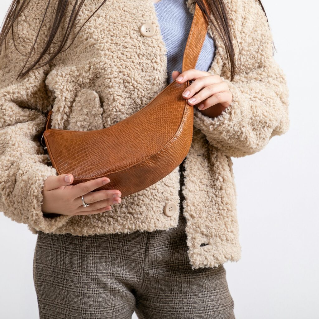 What Is a Hobo Bag (6) What Is a Hobo Bag